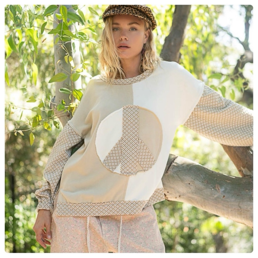 POL Women's Cream and Tan Peace Graphic Sweater - Picture 2 of 7